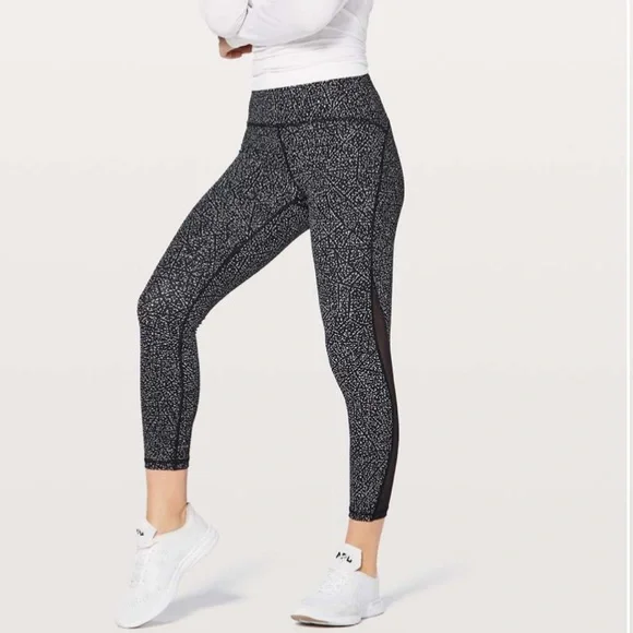 Lululemon Train Times 7/8 Pant 25"
Night View White Black / Black - Picture 4 of 6